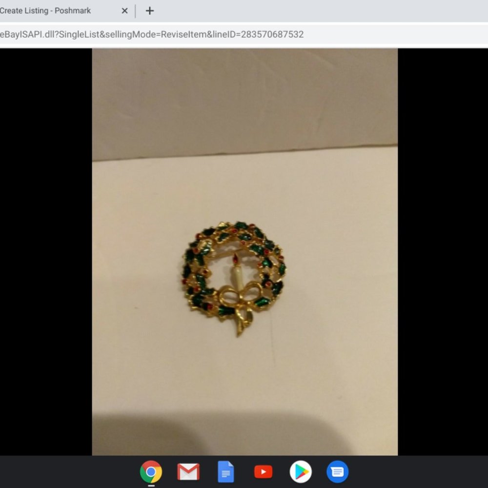 Vintage Christmas Wreath Brooch Pin